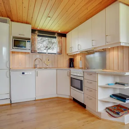Veljan - 400m From The Sea By Interhome